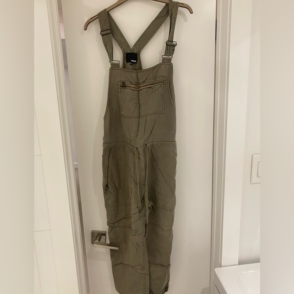 Aritzia - Wilfred free overalls in olive green. Ankle length. Size small. - Picture 3 of 7